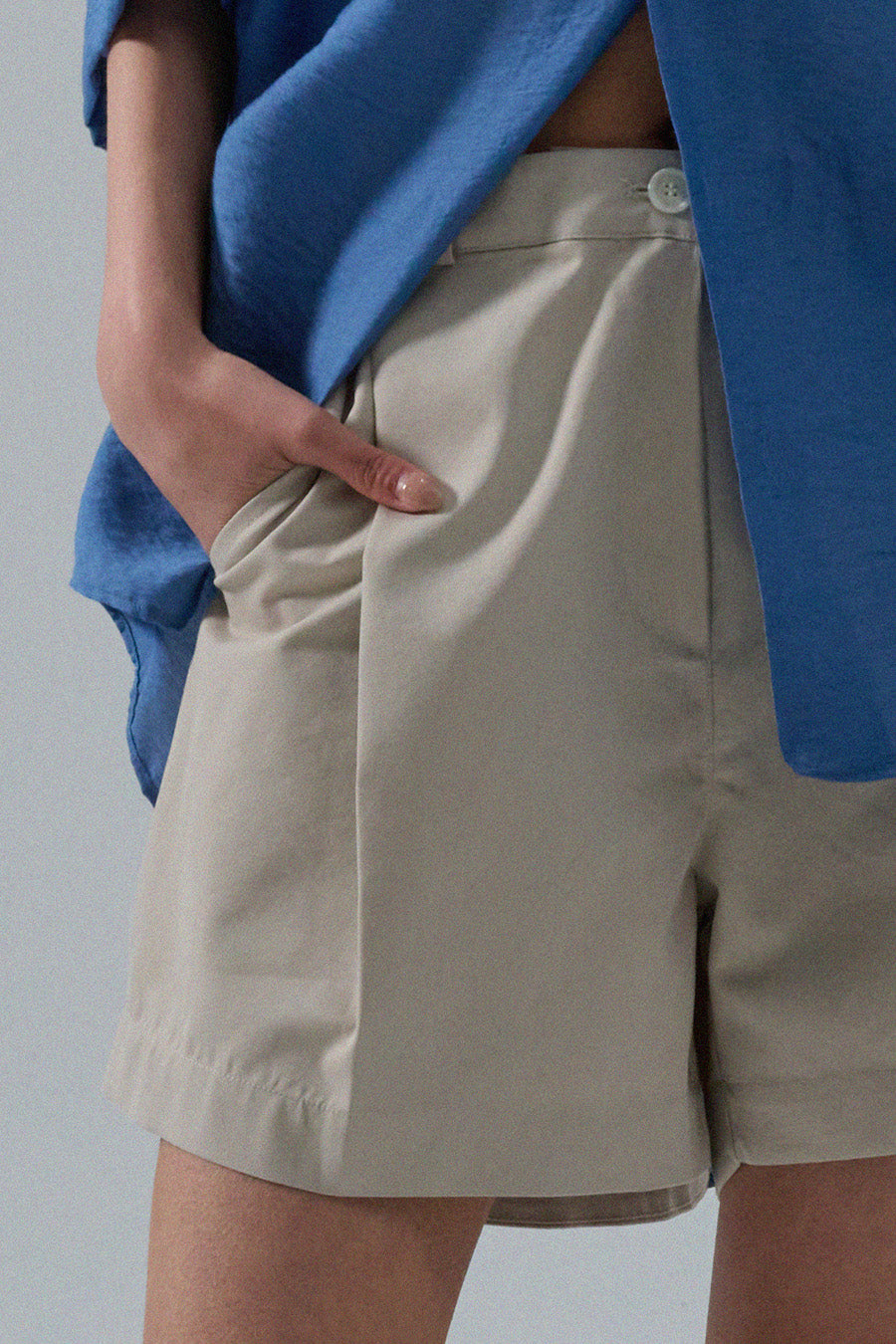 Trench Twill Bermuda Tailored Pants — Oatmeal