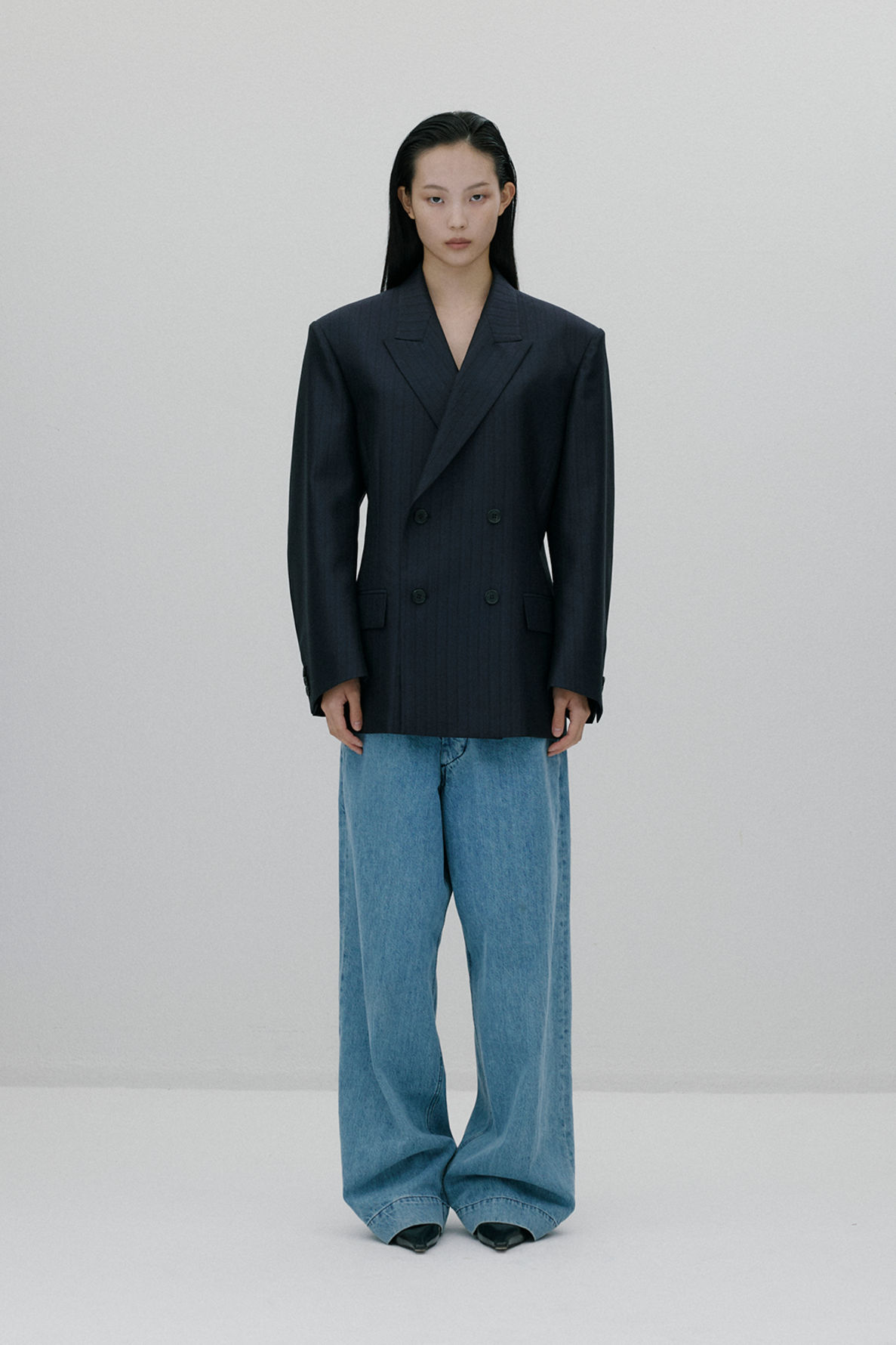 Stripe peaked lapel double breasted jacket